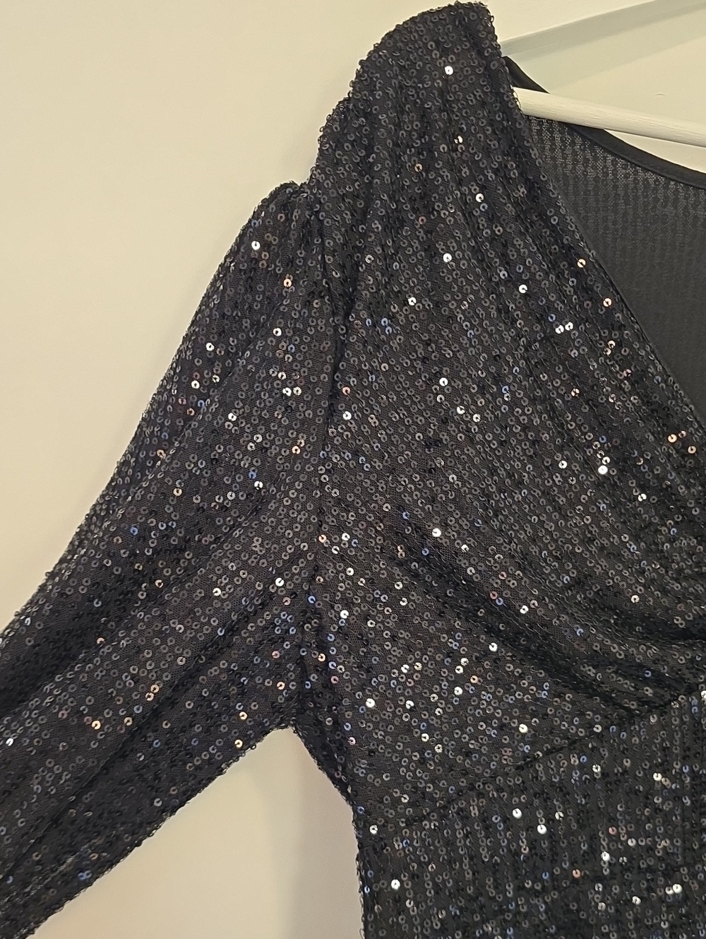 SHEIN Black Sequin V-Neck Long Sleeve Holiday Dress - Picture 4 of 8